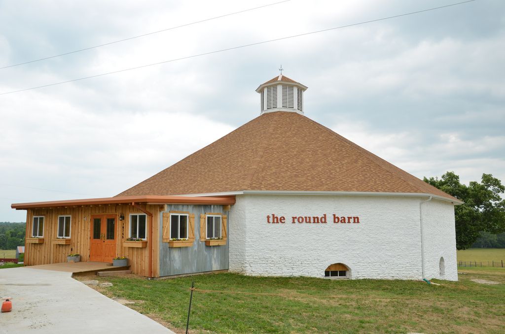 The Round Barn Pic